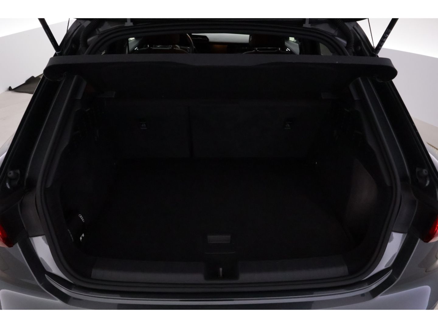 Audi A3 30TFSI SB S-tronic S-line+LED+NAVI+VIRTUAL