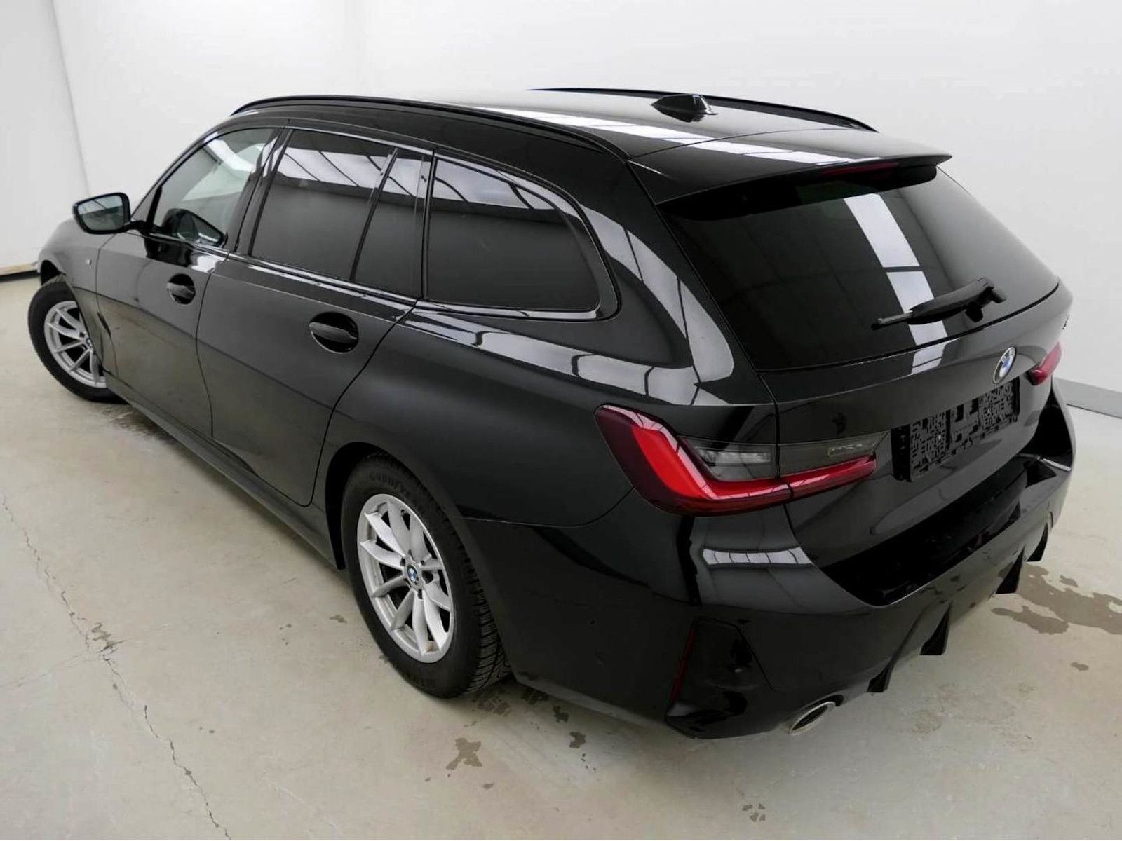 BMW 320i Touring M Sport HeadUp AHK 360°Kam