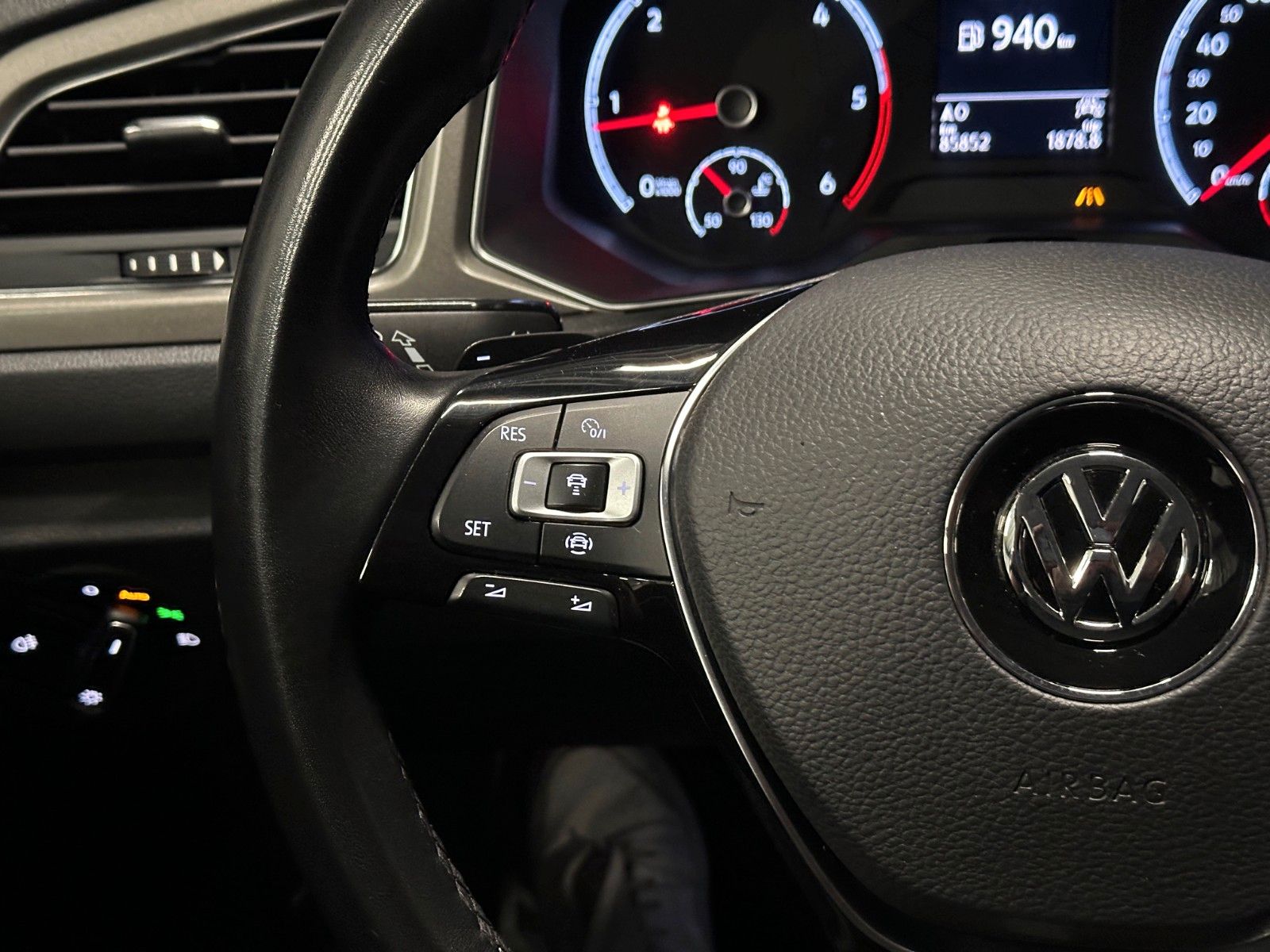 Volkswagen T-Roc 2.0 TDI DSG Style - Samsaru's Car Outlet