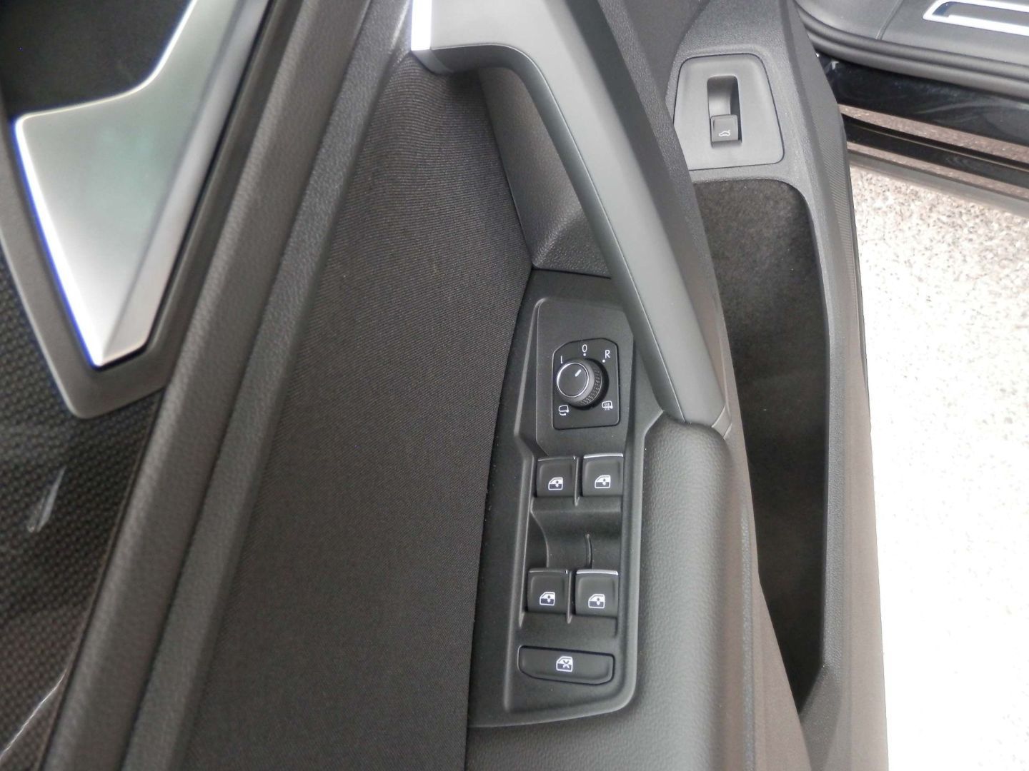 Volkswagen Tiguan Elegance - Samsaru's Car Outlet