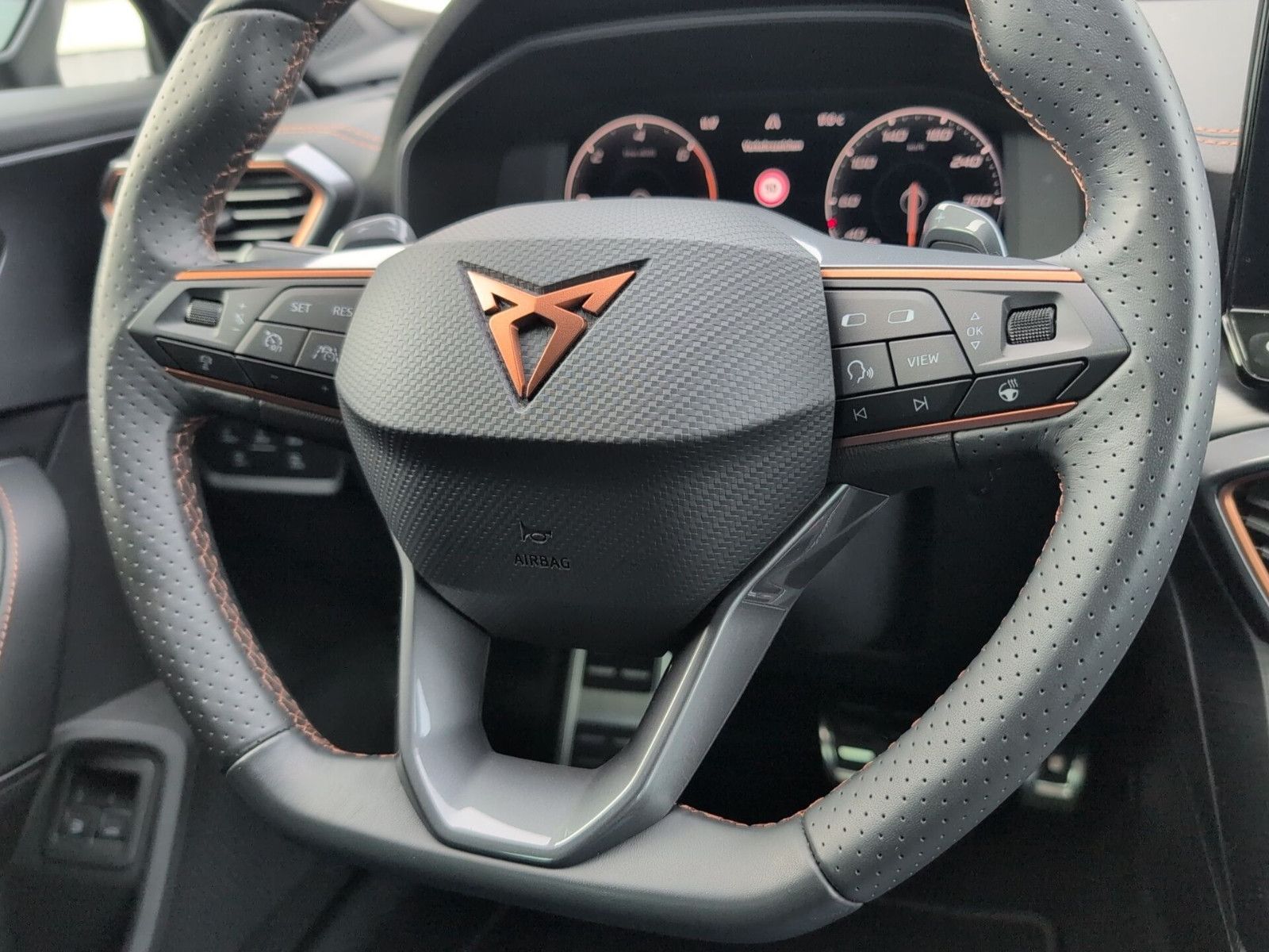 Cupra Formentor 1.4 VZ e-HYBRID Pano/AHK/XL/LEDER/COPP