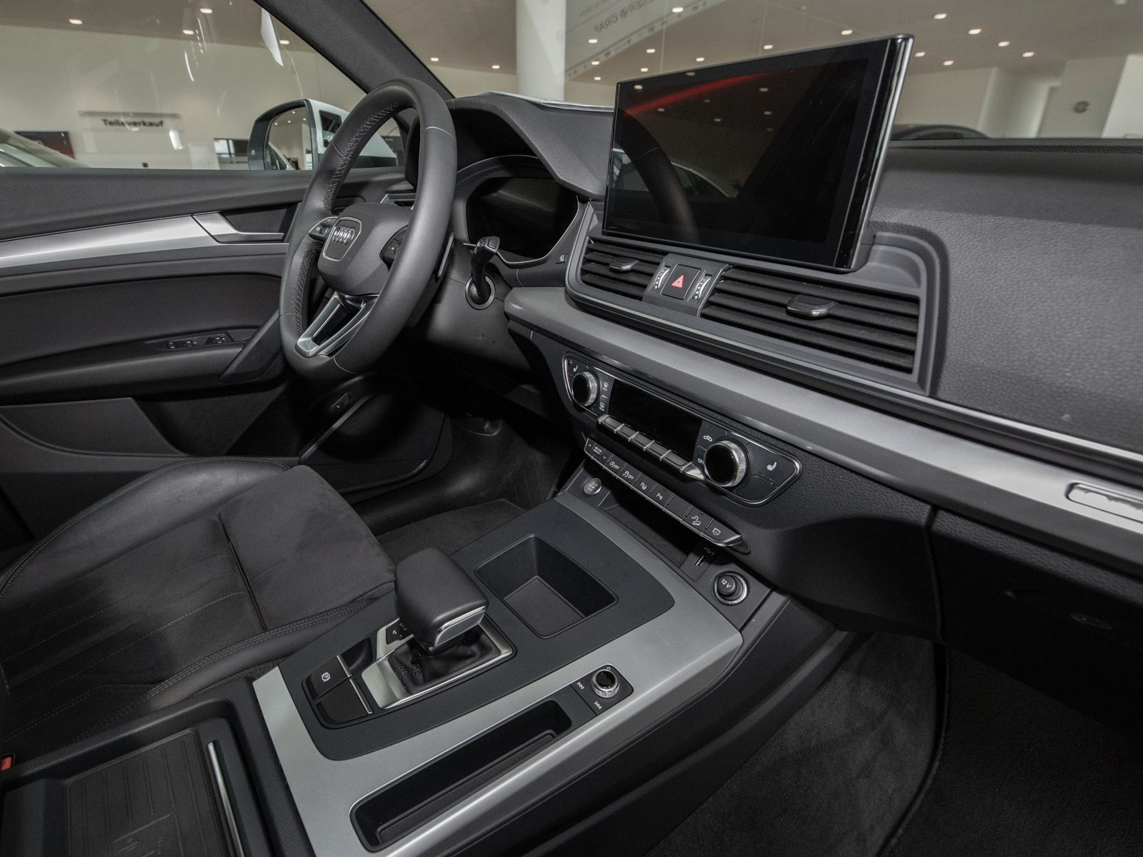 Audi Q5 Sportback 40 TDI quattro S-line - Samsaru's Car Outlet