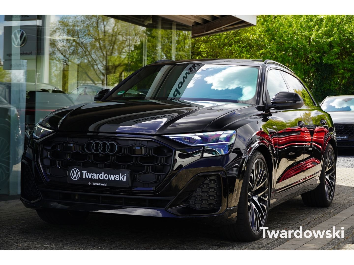 Audi Q8 50 TDI S line Pano HUD Matrix 23''B&O AHK 360