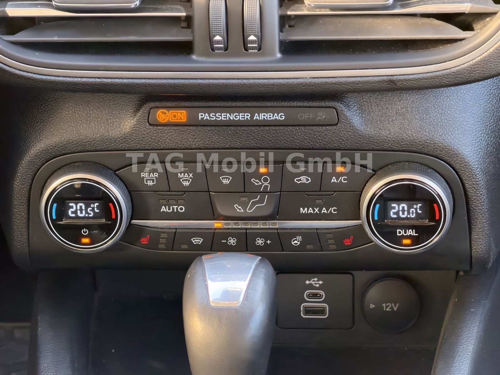 Ford Focus Titanium Turnier *TWA*LED*NAVI*SHZ*