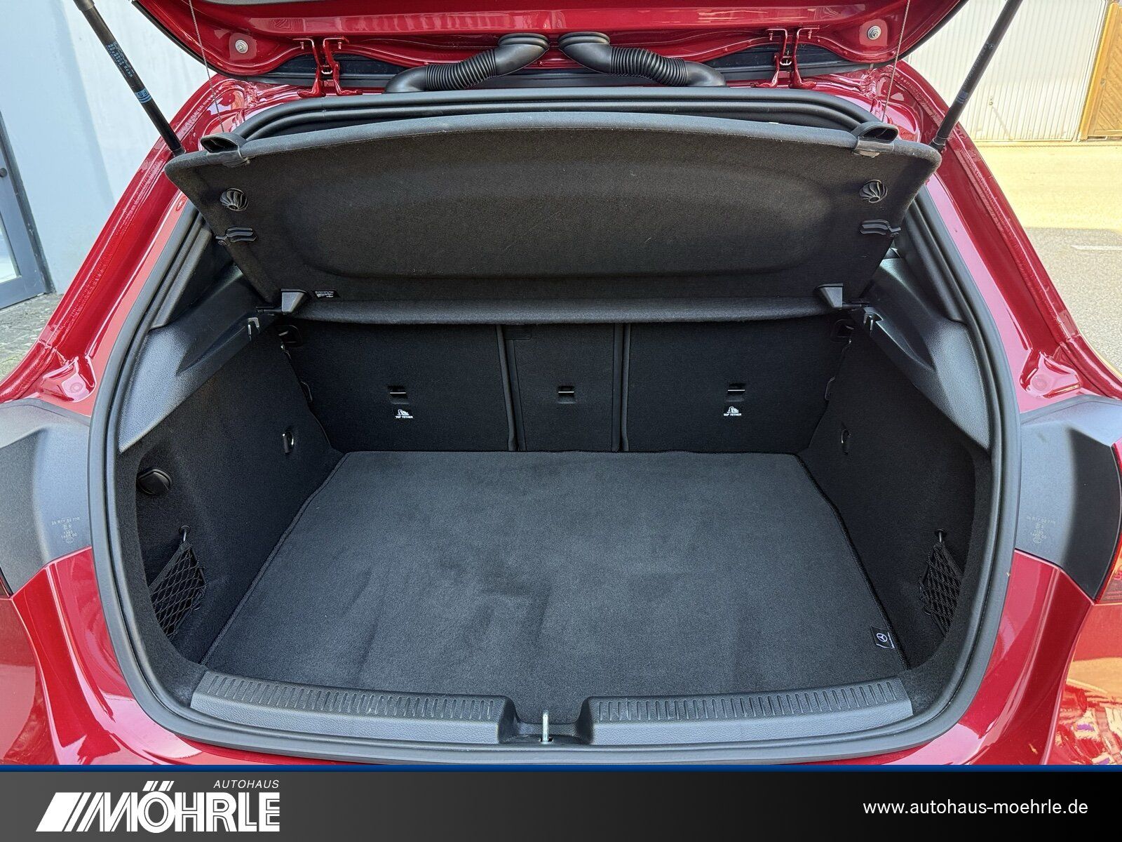 Mercedes-Benz A 200 Progressive Line - Samsaru's Car Outlet