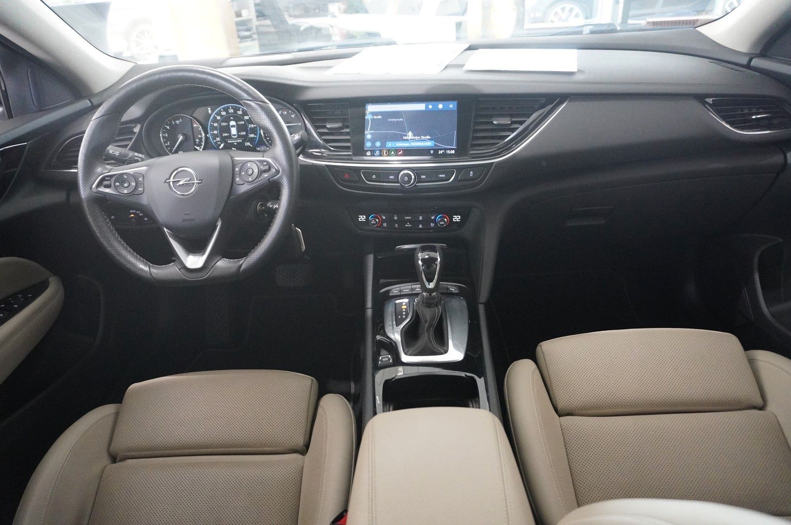 Opel Insignia B ST 2.0D INNOV. 4X4 - Samsaru's Car Outlet