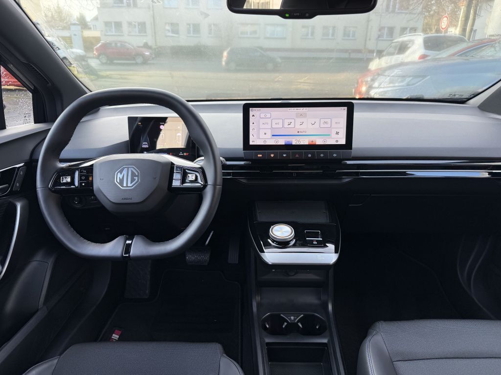 MG4 Luxury MY23 LRH/SHZ/AAC/KAMERAS/PDC/LED