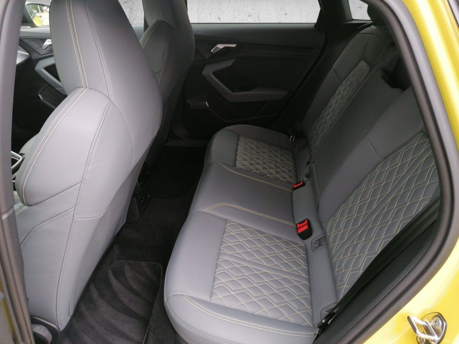 Audi A3 Sportback 35 TFSI S line - Samsaru's Car Outlet