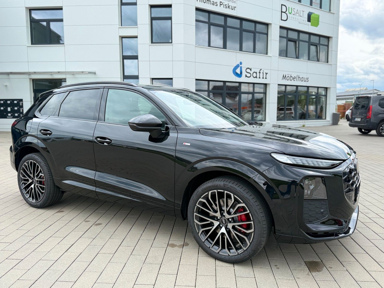 Audi Q3 TFSI S-line S tronic+AHK+PANO+SONOS+