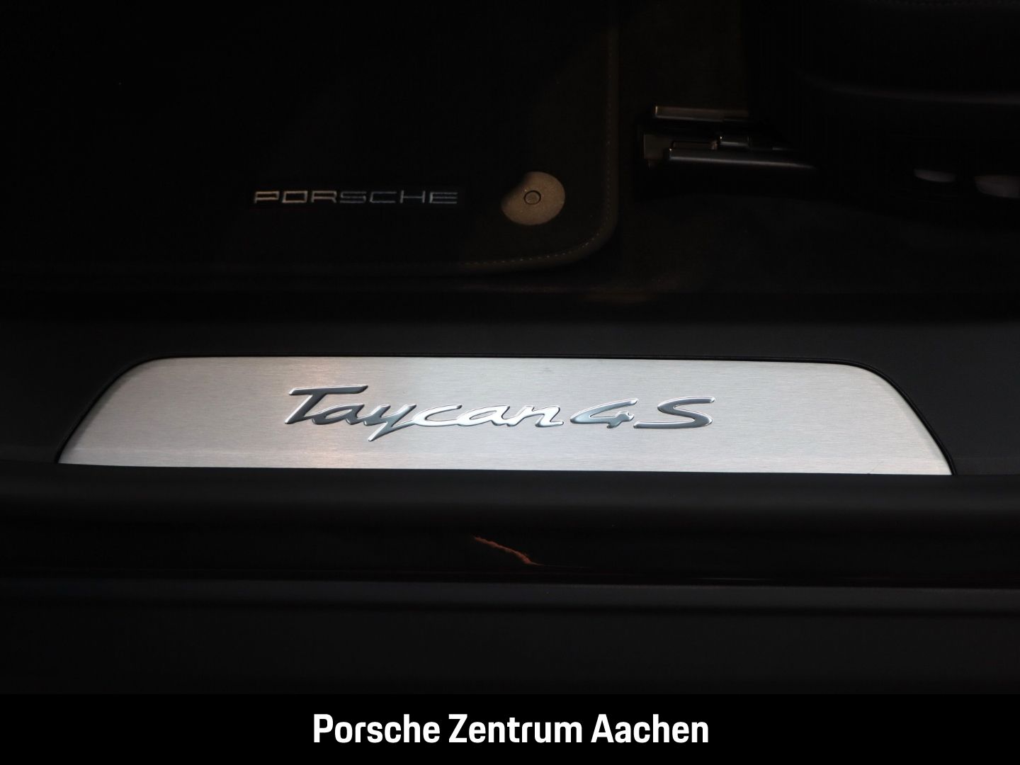 Porsche Taycan 4S Sport Turismo Head-Up Surround-View