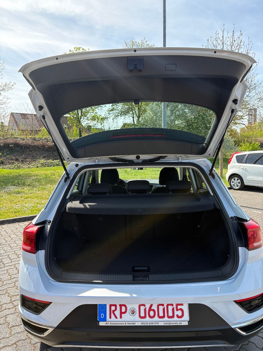 Volkswagen T-Roc Style - Samsaru's Car Outlet