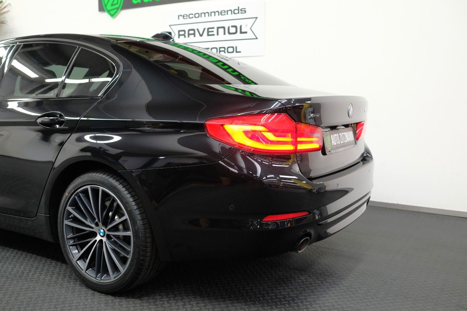 BMW 520d xDrive SportLine/SCHIEBEDACH/BUSINESS/HEADU