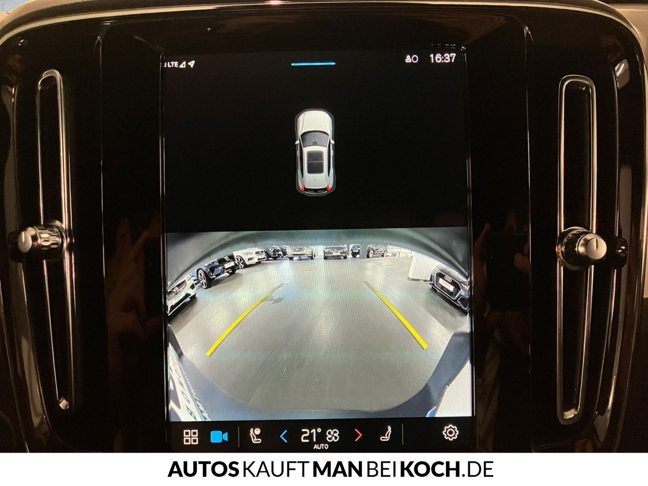 Volvo XC40 B3 DKG Core AHK LED SHZ/LHZ NAVI PDC/CAM!