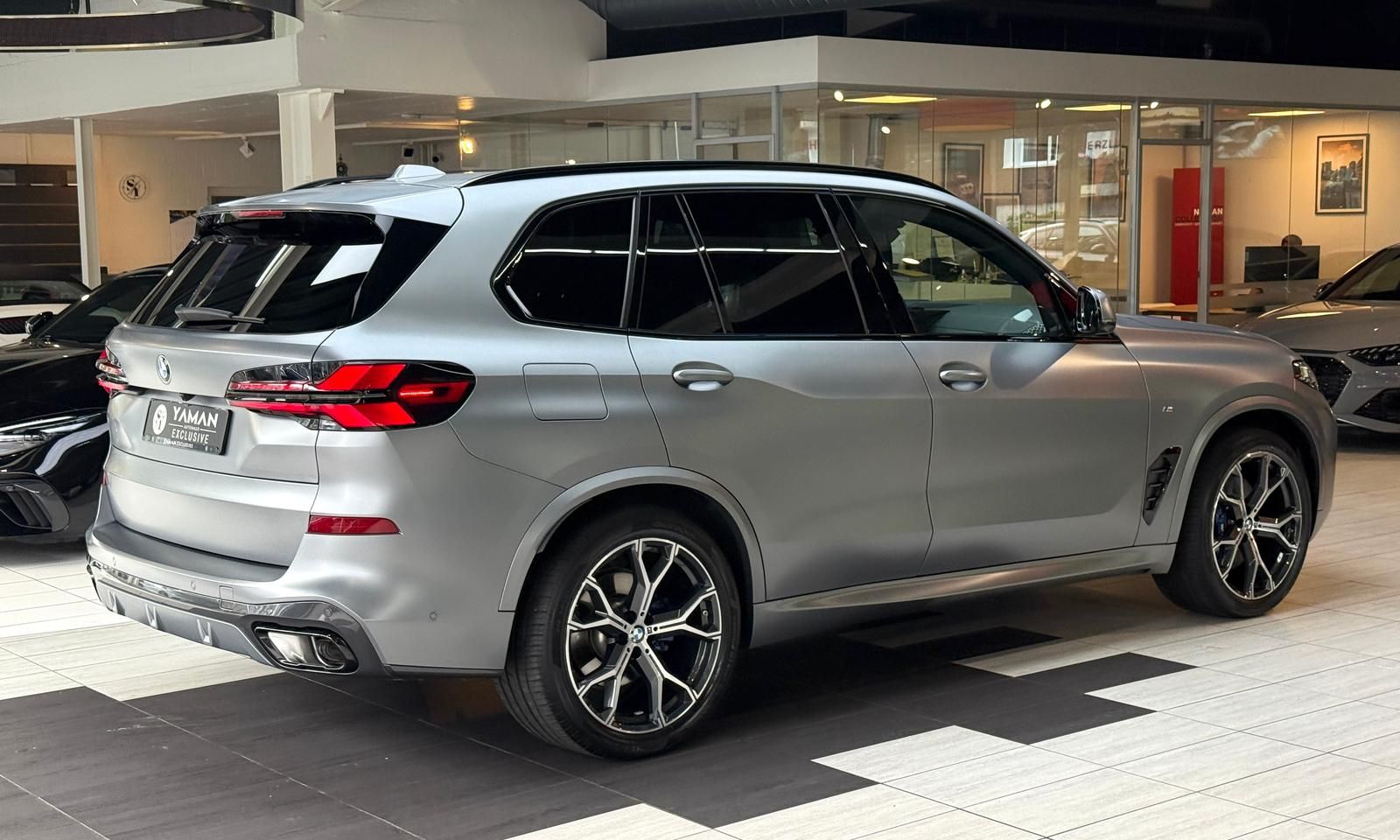 BMW X5 30d xD M Sport*FROZEN*7-Sitz*Pano-SKY*Massage