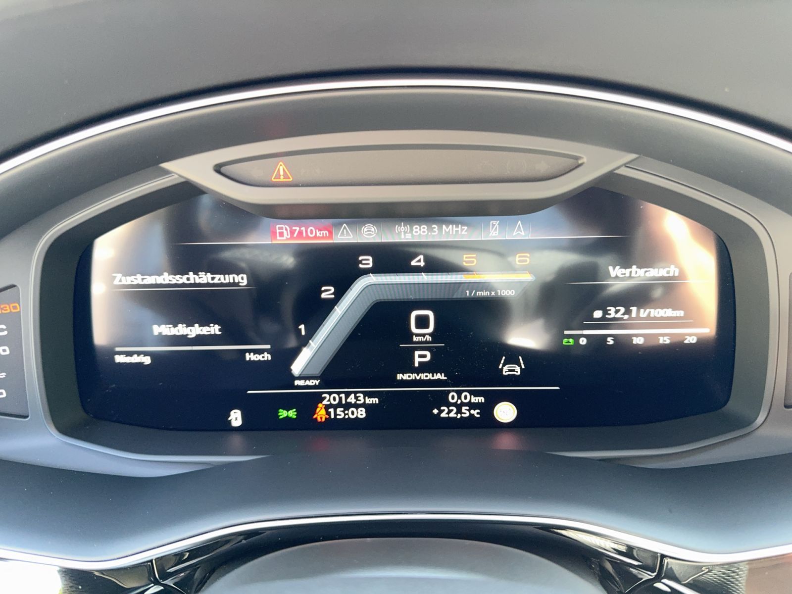 Audi Q8 S line 50 TDI AHK/StHz/HuD/22''/HDMatrix/4Len