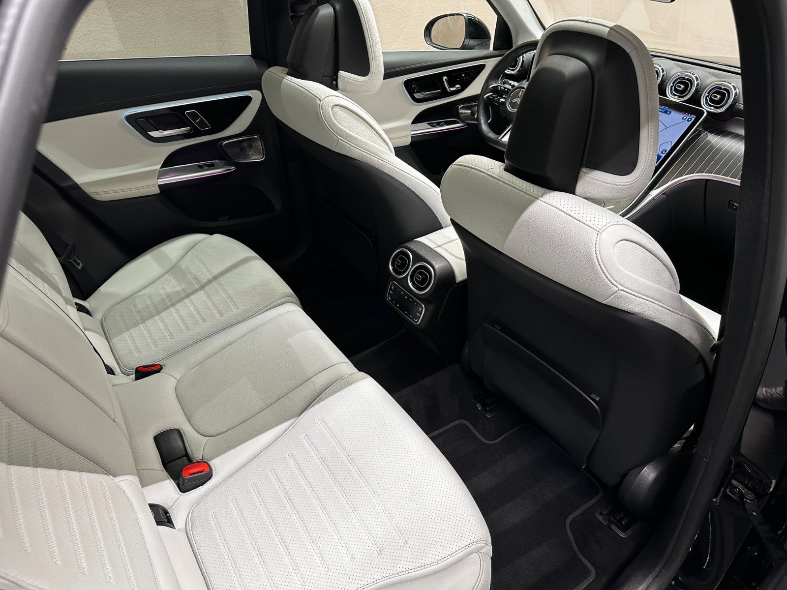 Mercedes-Benz GLC200 AMG LINE 4M *1.HAND*BURMESTER*PANO*360°*
