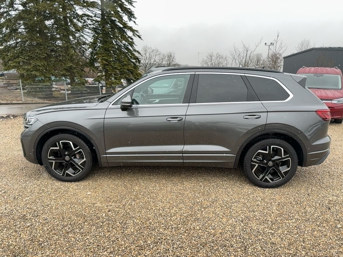 Volkswagen Touareg Facelift Edition TDi - Samsaru's Car Outlet