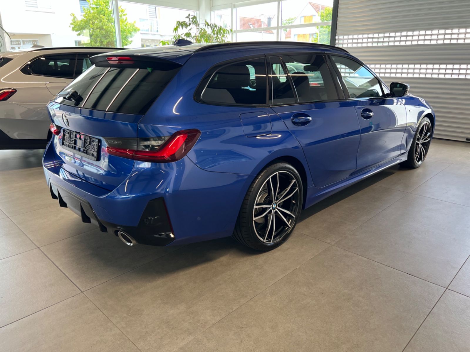 BMW 320 d xDrive M Sport - Samsaru's Car Outlet