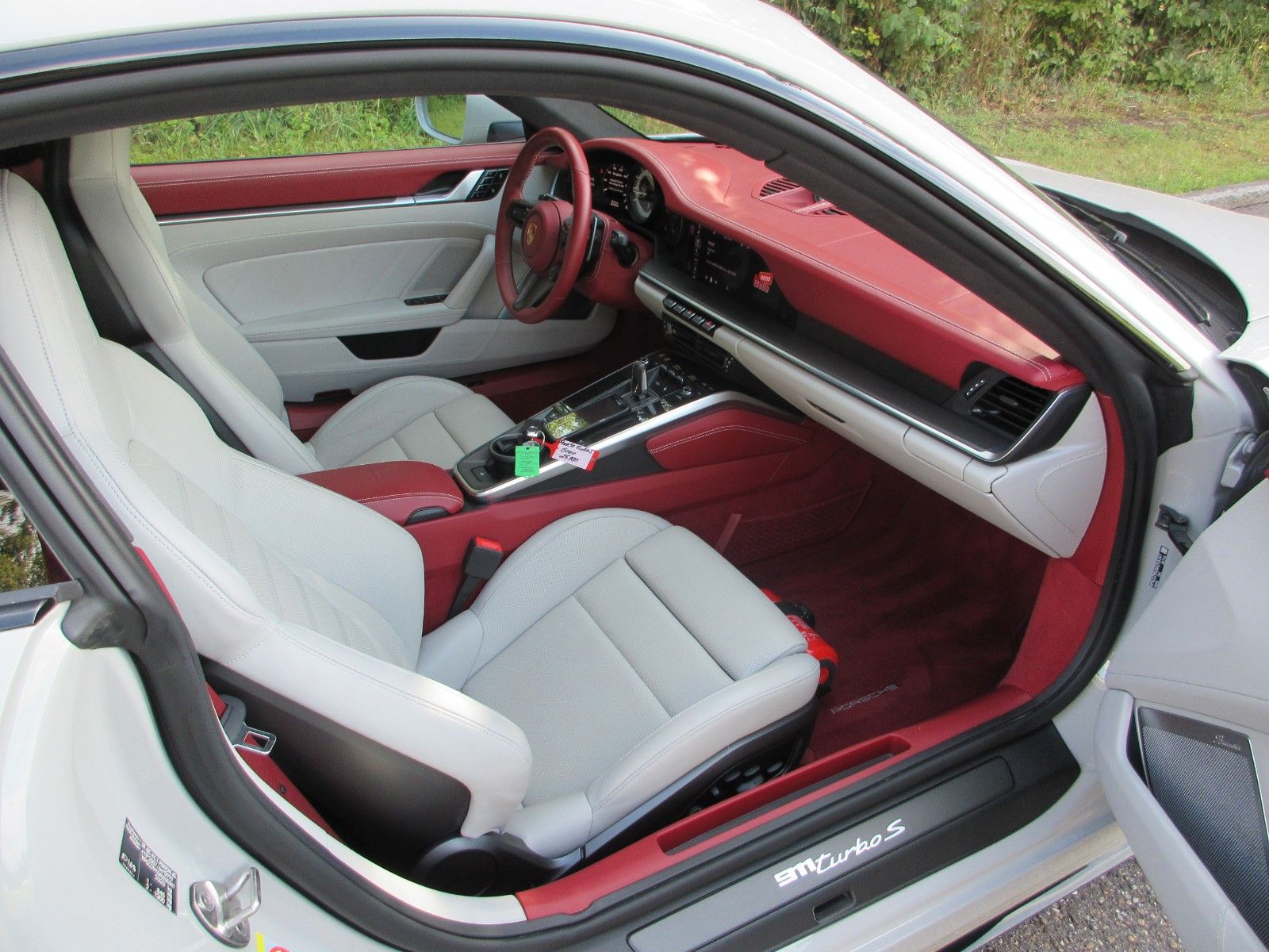 Porsche 992 Turbo S  Vollausstattung/Aero-Kit/SSD/Liftsy