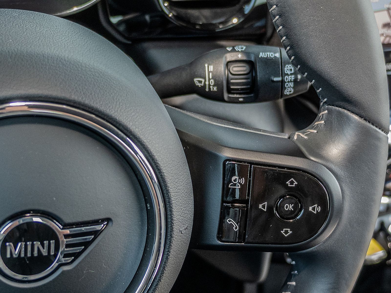 MINI Cooper SE 3-T - Samsaru's Car Outlet