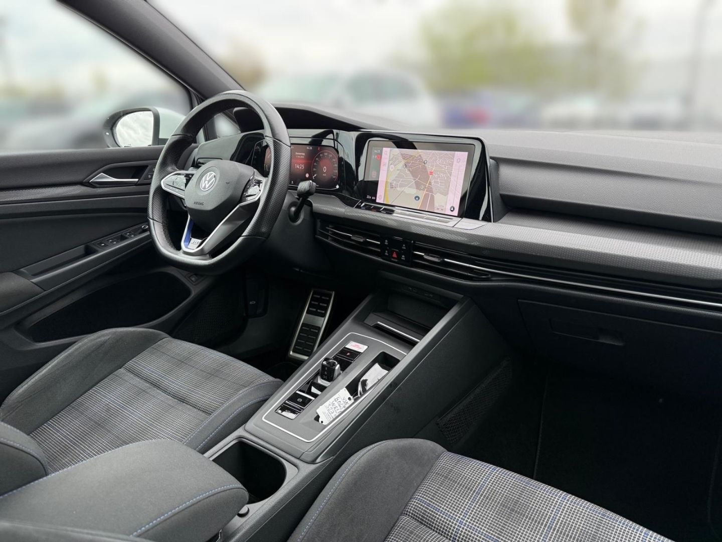 Volkswagen Golf 8 VIII GTE 1.4 eHybrid - Samsaru's Car Outlet