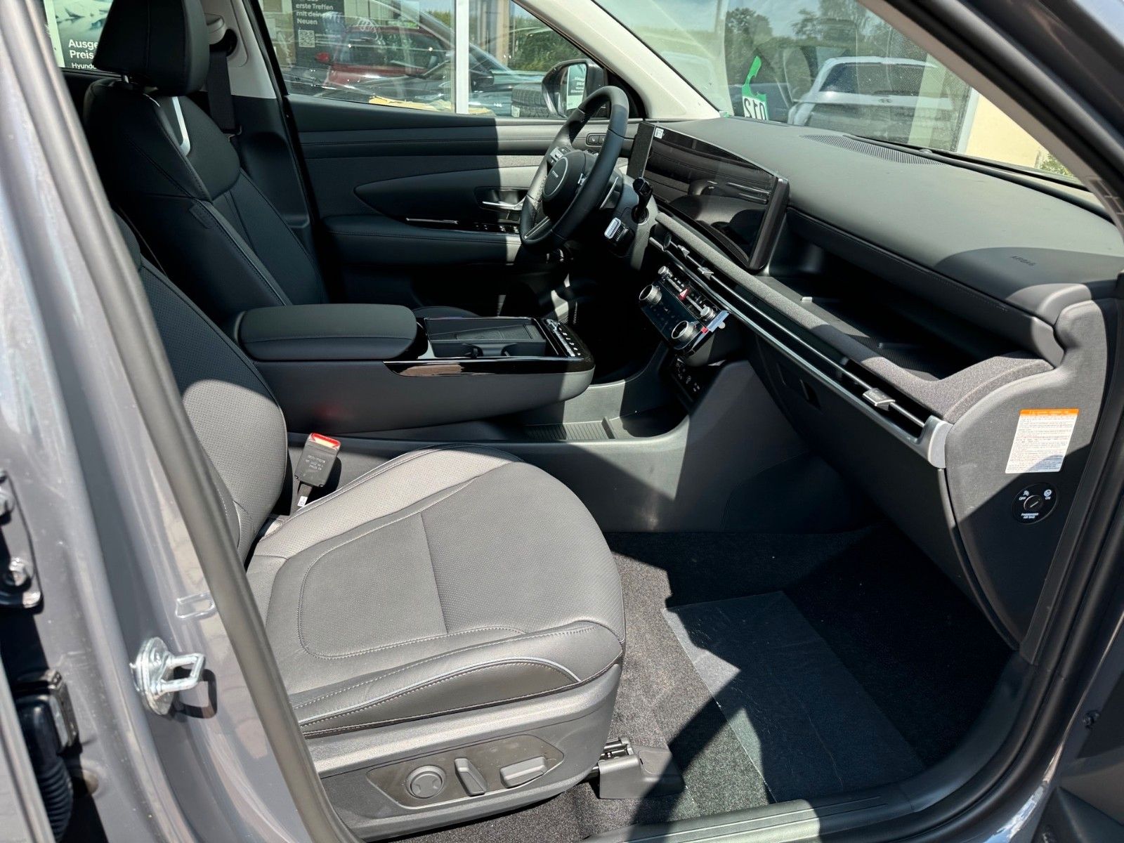 Hyundai Tucson Prime Plug-In Hybrid 4WD - Samsaru's Car Outlet