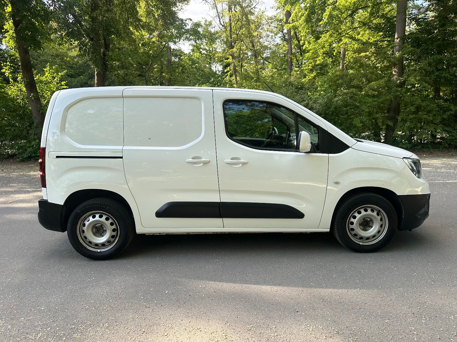 Opel Combo E Cargo Edition - Samsaru's Car Outlet