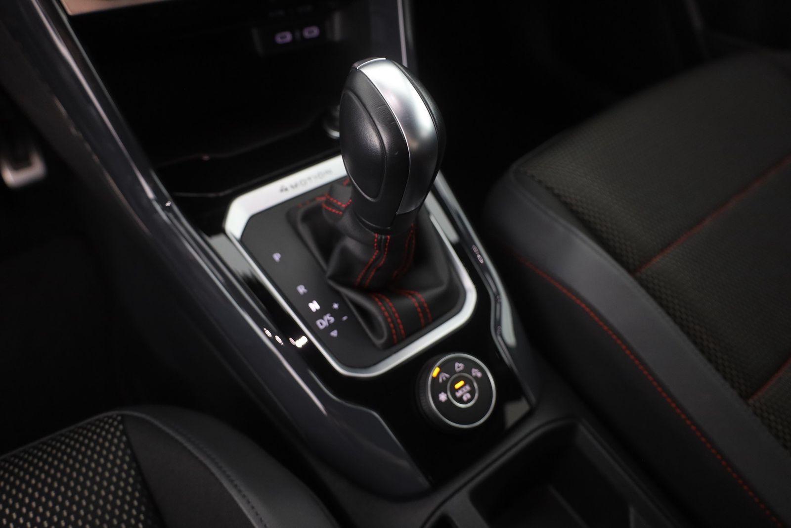 Volkswagen T-Roc 2.0 TSI 4Motion sport - Samsaru's Car Outlet