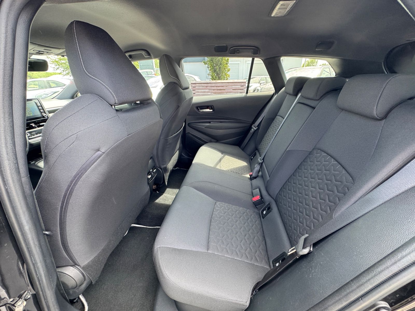 Toyota Corolla Touring Sports Hybrid Club - Samsaru's Car Outlet