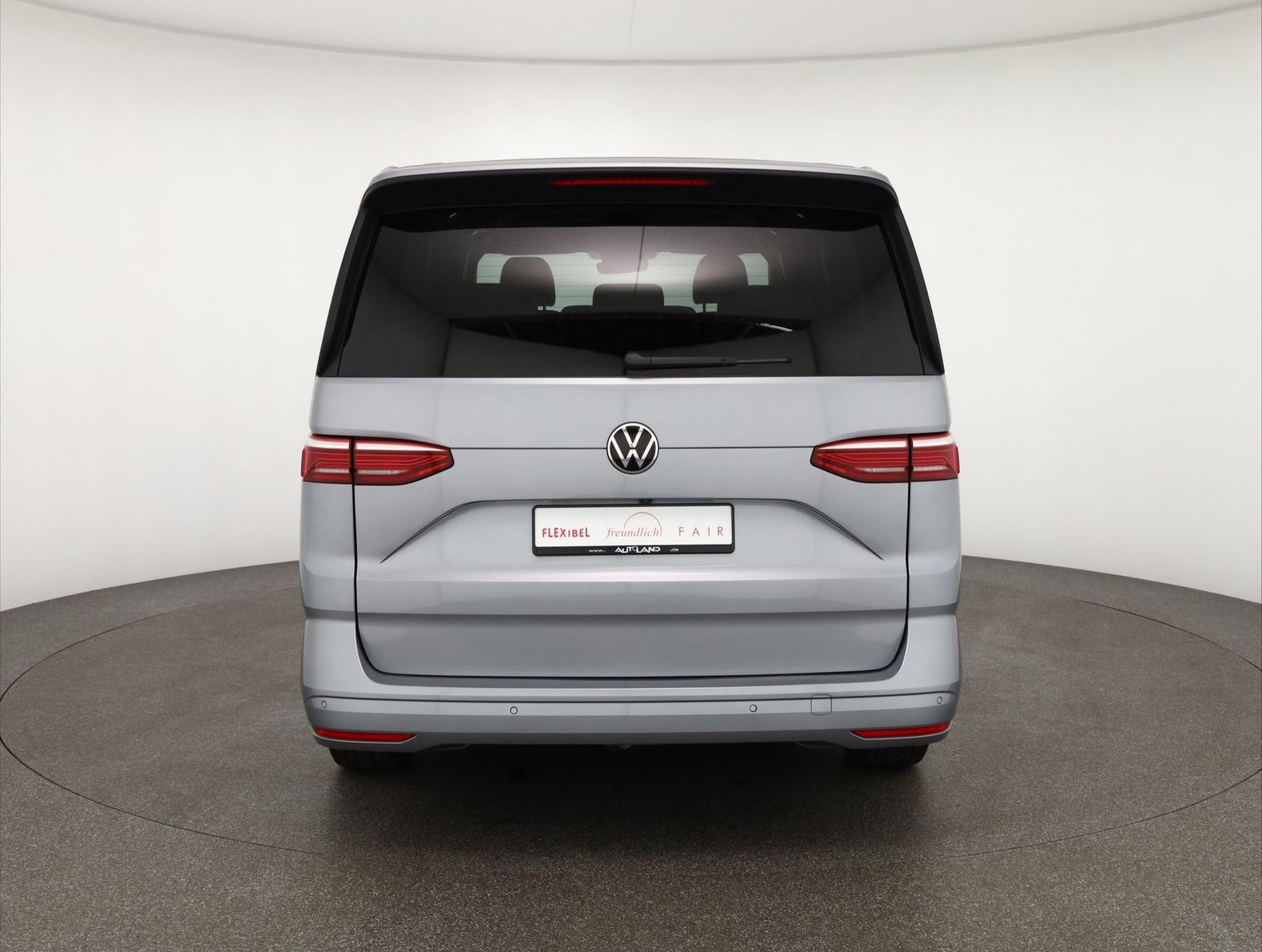 Volkswagen T7 Multivan 2.0 TDI DSG - Samsaru's Car Outlet