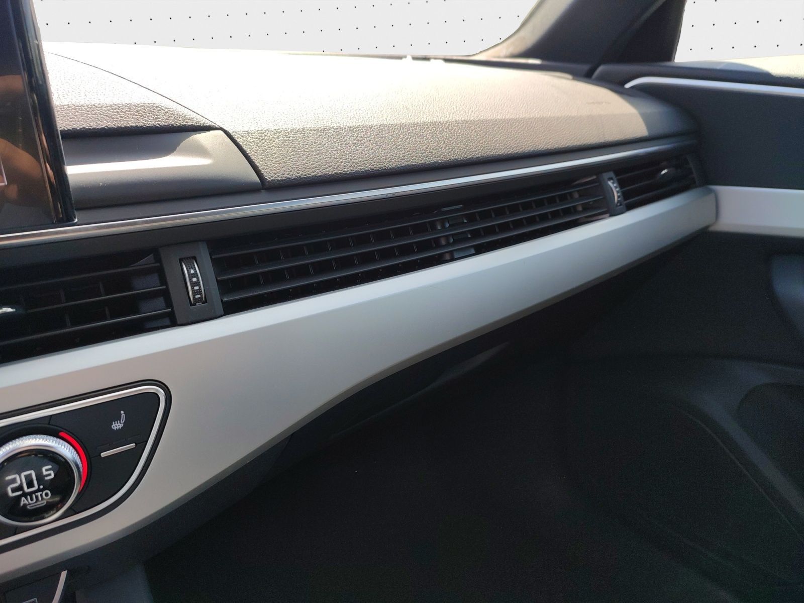 Audi A4 Avant 35 TFSI S line - Samsaru's Car Outlet