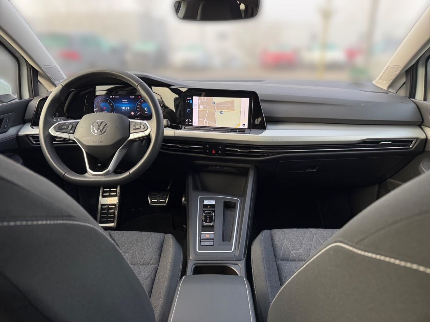 Volkswagen Golf 8 VIII Move 1.5 eTSI - Samsaru's Car Outlet
