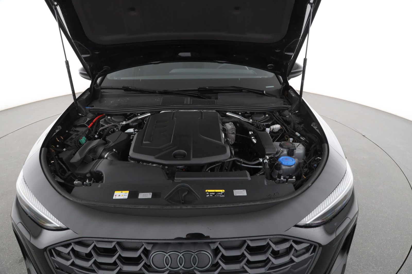 Audi A5 Avant e hybrid quattro S tronic S line | AHK