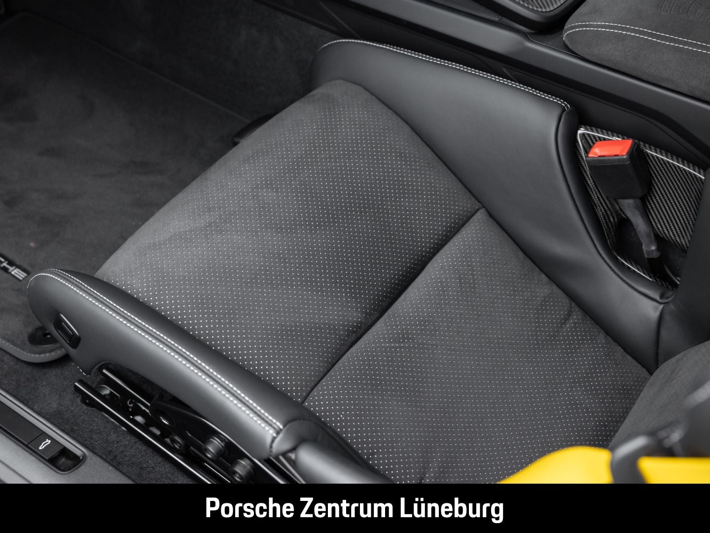 Porsche 992 911 GT3 RS - Samsaru's Car Outlet