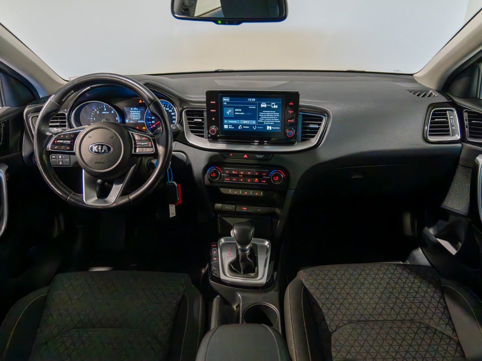 Kia Ceed Vision - Samsaru's Car Outlet