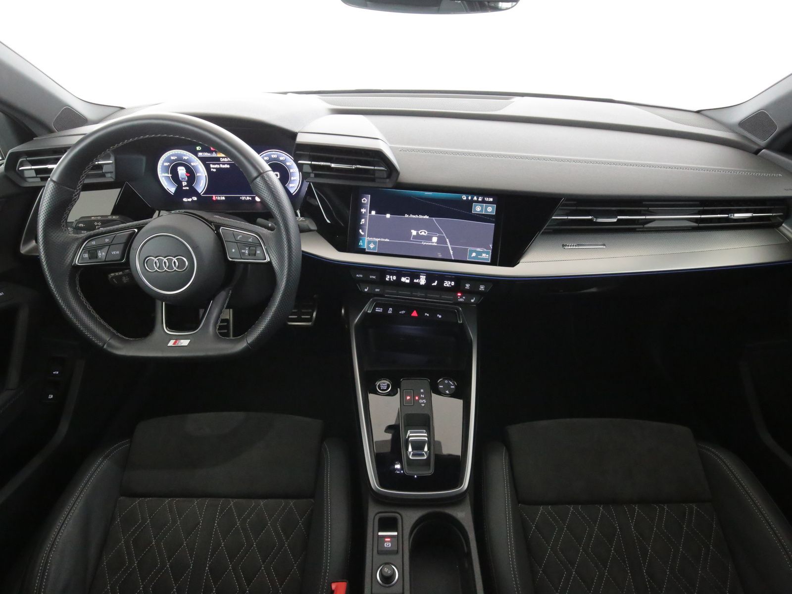 Audi A3 Sportback 40 TFSI e S line - Samsaru's Car Outlet