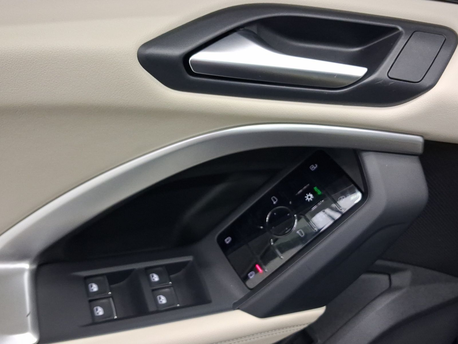 Audi Q5 TDI Q 2x S LINE AHK PANO NAVI+ LUFT