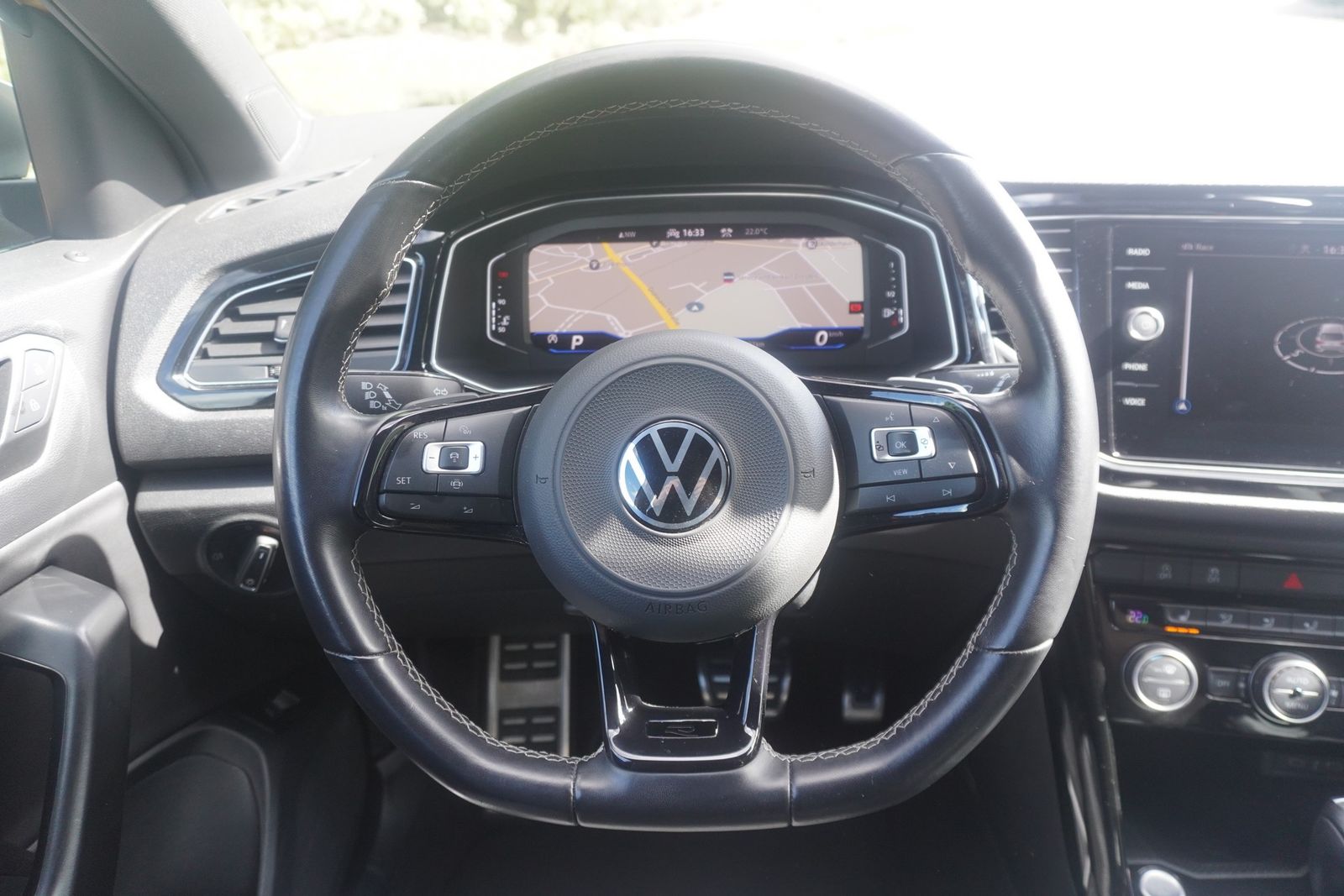 Volkswagen T-Roc 2.0 TSI R 4Motion DSG - Samsaru's Car Outlet