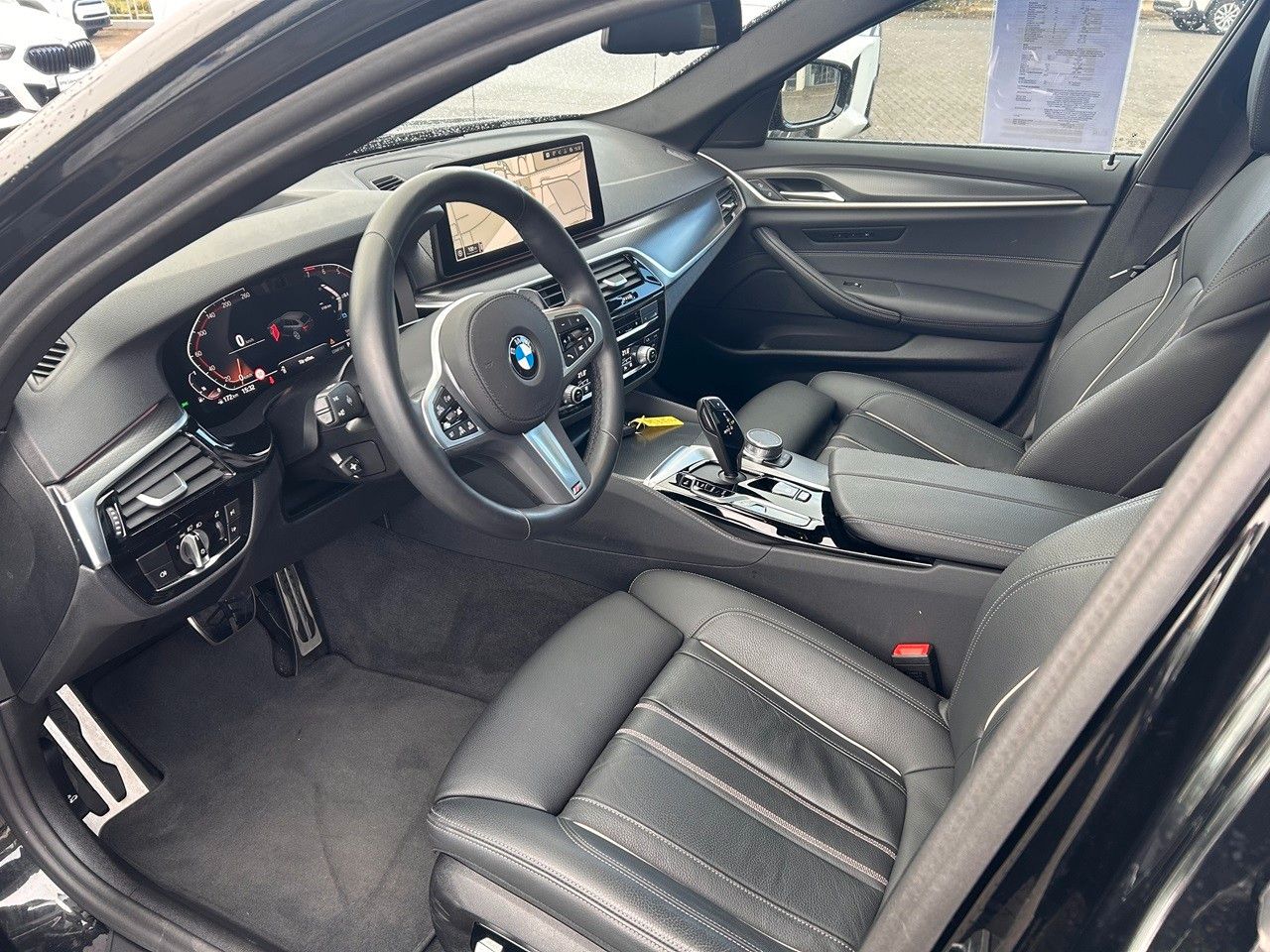 BMW 530 i M Sport / Standheizung / Leder / AHK