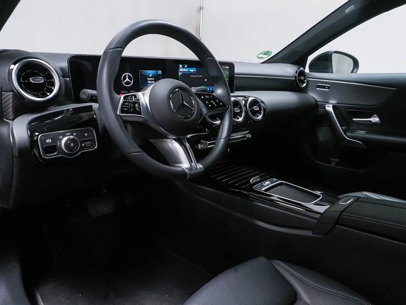 Mercedes-Benz A 180 PROGRESSIVE - Samsaru's Car Outlet