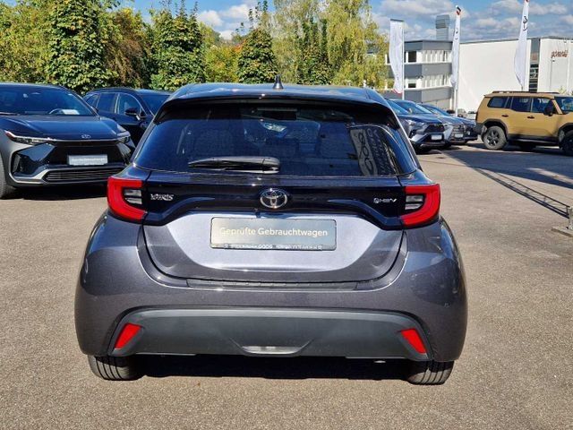 Toyota Yaris Hybrid Team D Safety Paket LED ACC Apple C