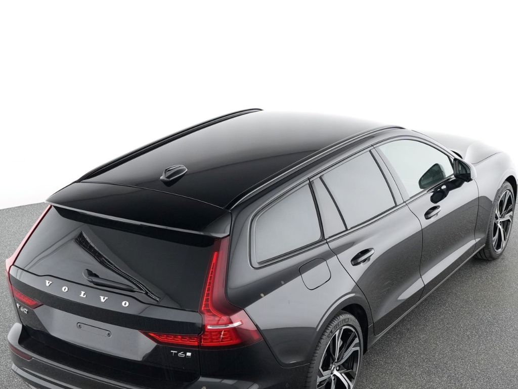 Volvo V60 T6 Plus Dark AWD Recharge Plug-In Hybrid AHK