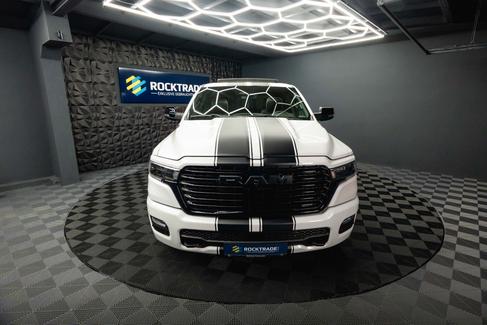 Dodge RAM 3.0 MY 25 TWIN TURBO LARAMIE Night Pano ACC