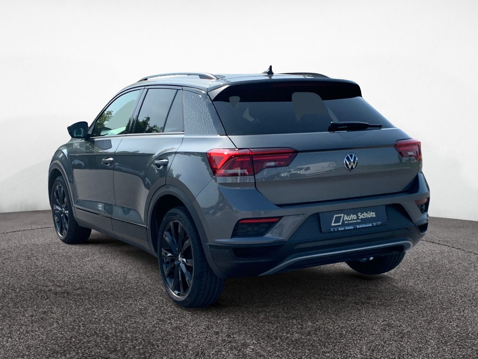 Volkswagen T-Roc 1.5 TSI Sport+Back - Samsaru's Car Outlet