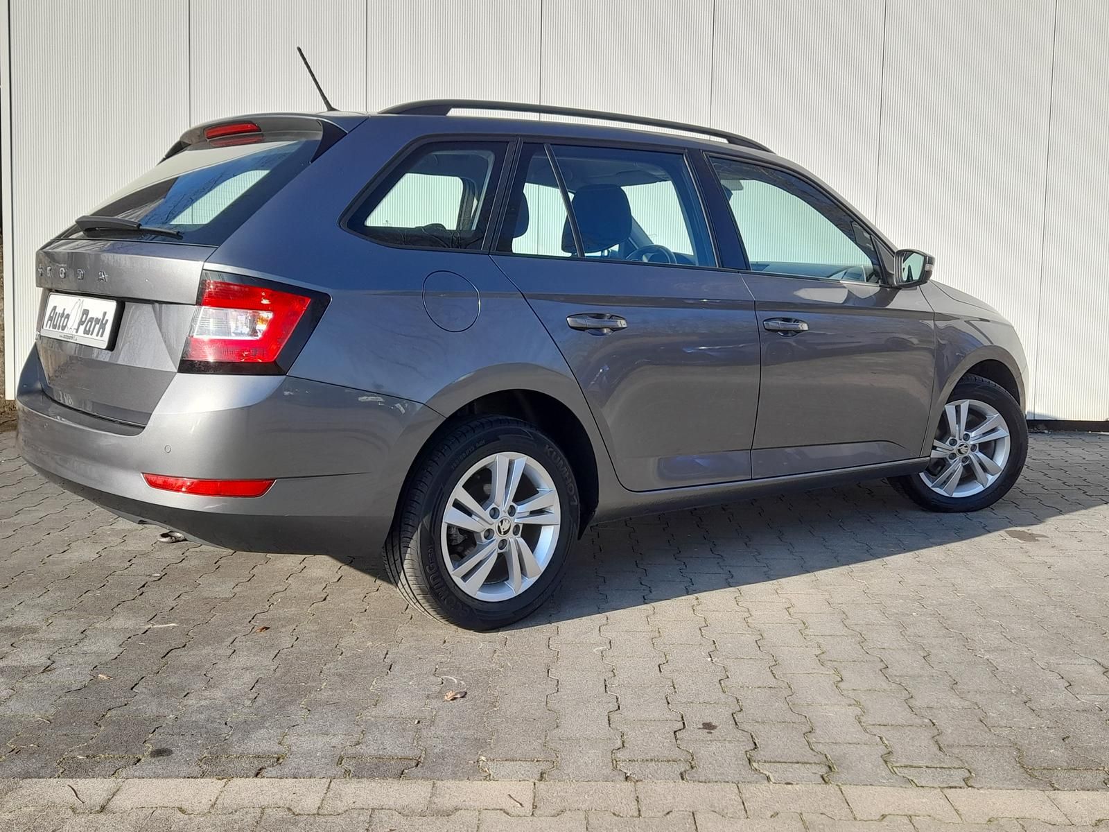 Skoda Fabia Combi Ambition - Samsaru's Car Outlet