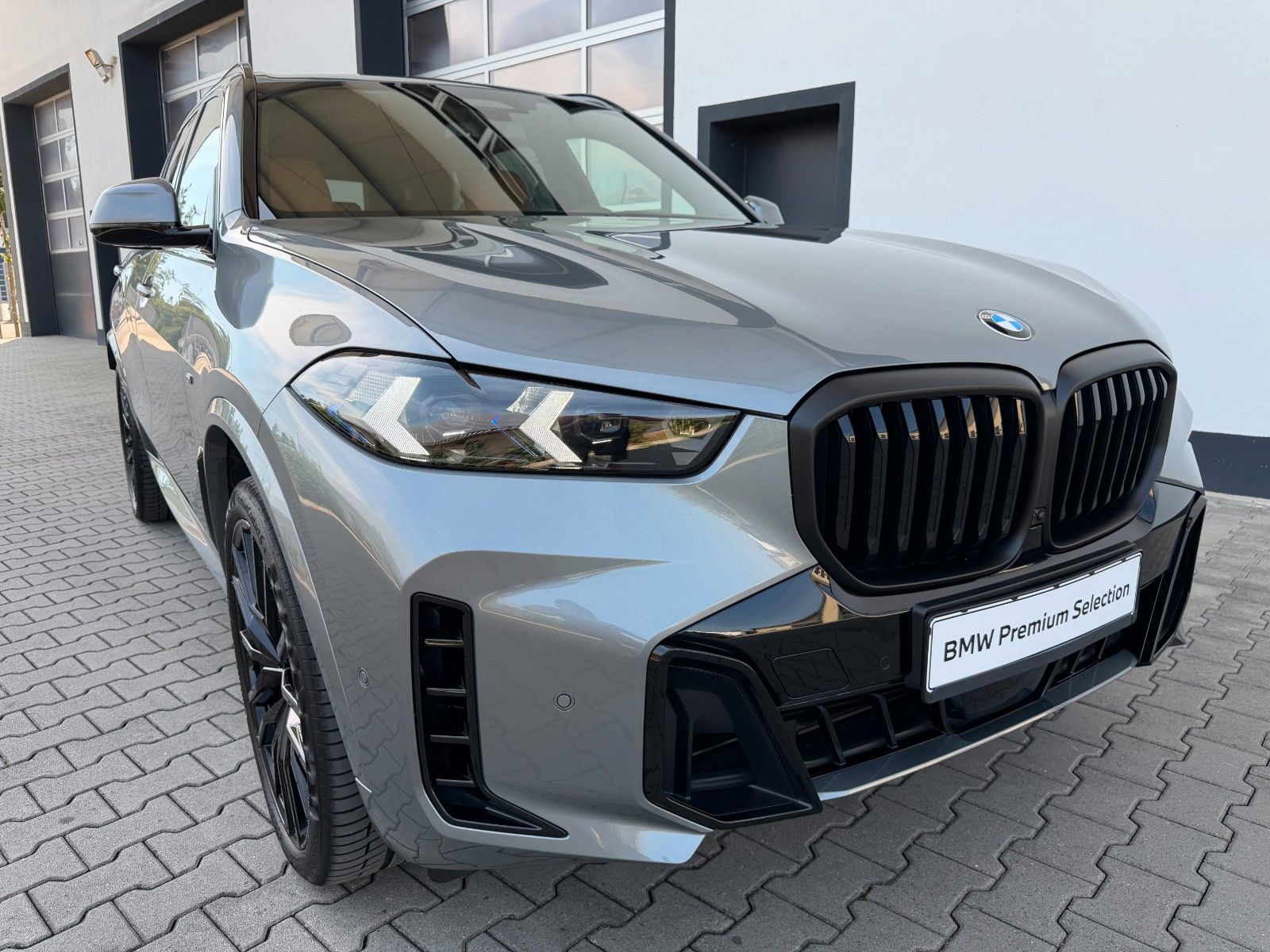 BMW X5 40i M SPORT/AHK/MASSAGE/STHZ/HK/360°/ICONIC