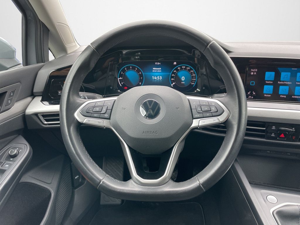 Volkswagen Golf VIII 1.5 TSI Life - Samsaru's Car Outlet
