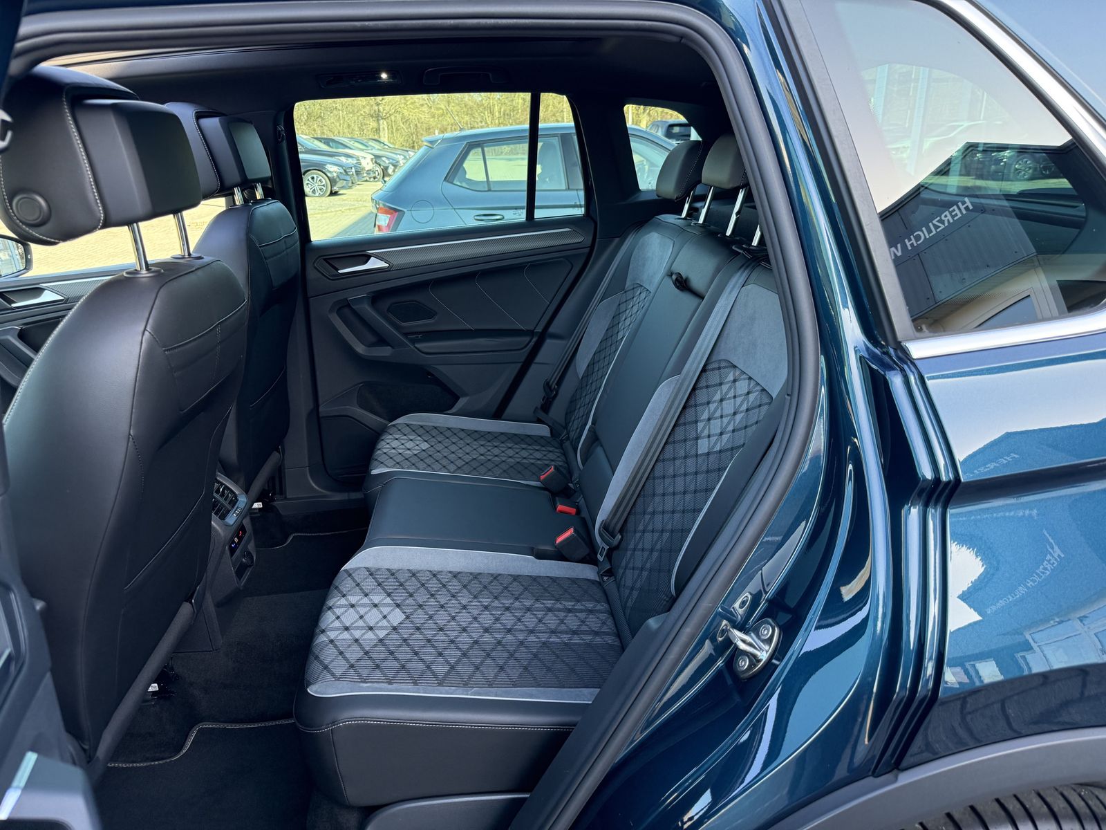 Volkswagen Tiguan R-Line 4-Motion,Pano,AHK,R-Kam,Matrix,ACC