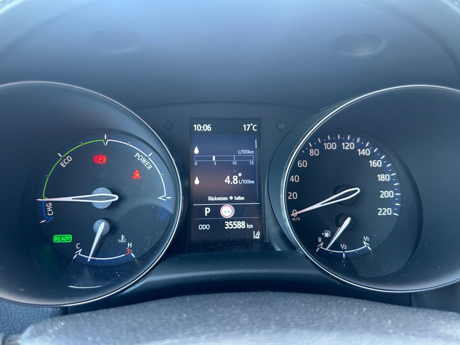 Toyota C-HR Hybrid 4x2 Flow - Samsaru's Car Outlet