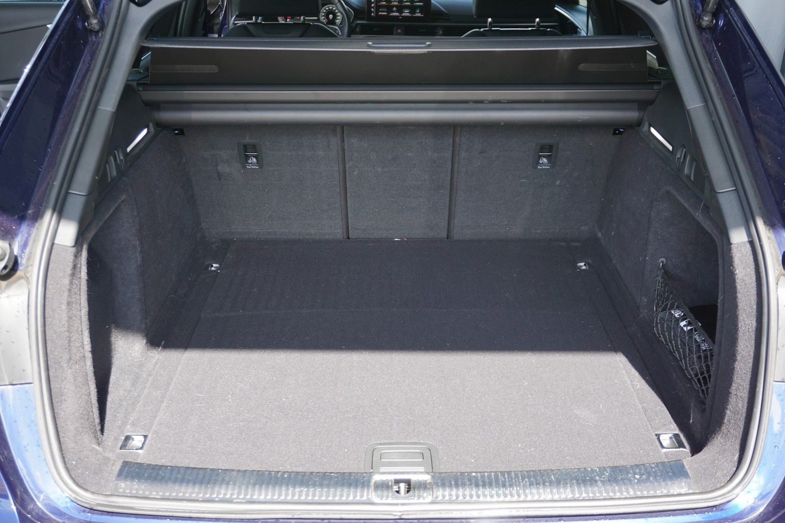Audi A4 Avant 45 TFSI quattro advanced - Samsaru's Car Outlet